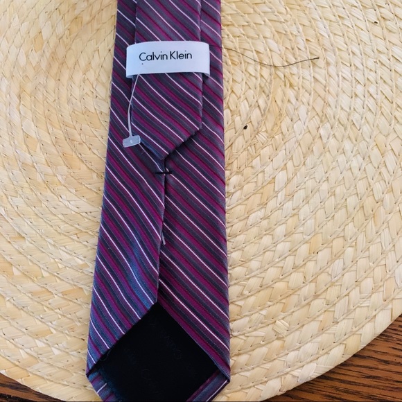 Calvin Klein Men Neck Tie - Picture 3 of 7